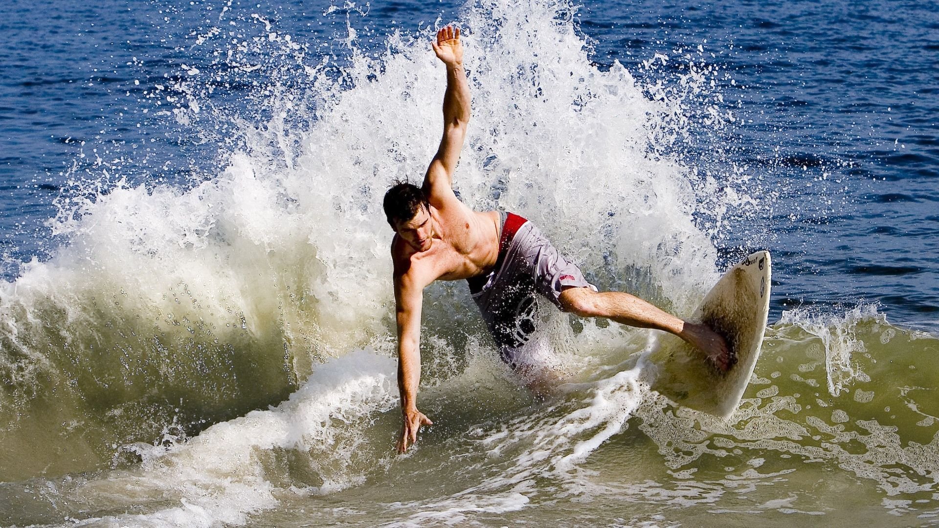 “开幕战风云变幻，谁能捍卫主场荣耀？”，开幕战什么意思